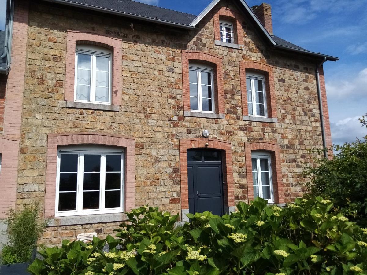 Maison De Charme Baie Du Mont Saint Michel Montviron Екстериор снимка
